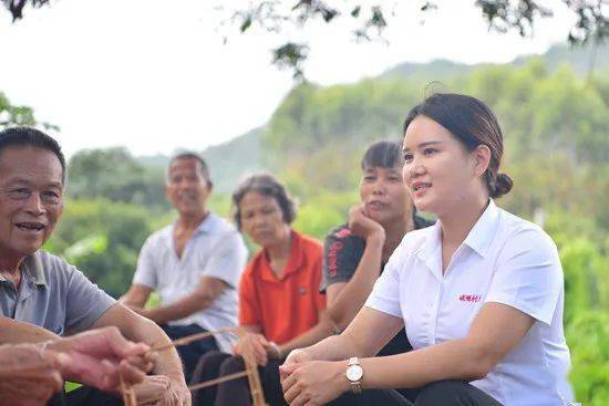 劉德安/攝因為退役軍人李春燕的到來,廣西壯族自治區博白縣鳳山鎮峨嵋