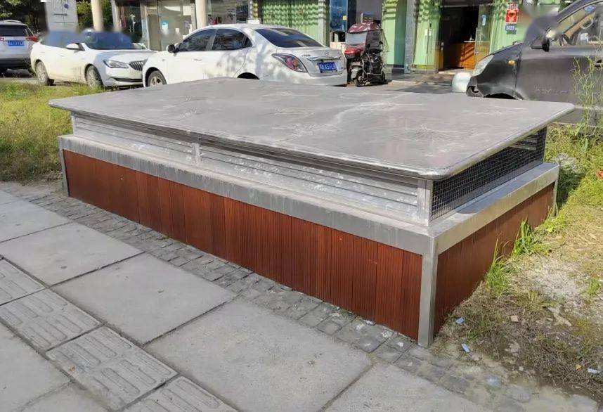 改造前"管廊口部主要包括人员出入口,通风口,吊装口等.