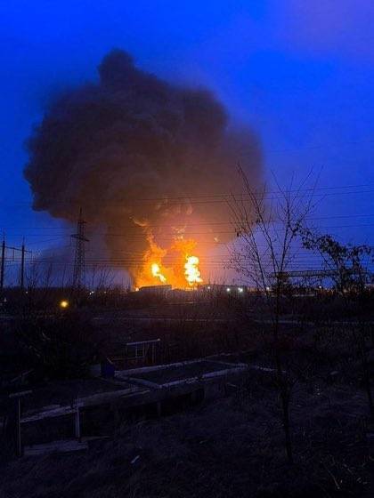 俄媒：俄境内别尔哥罗德州油库遭乌军袭击，暂无人员死亡