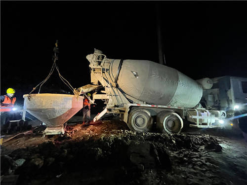 西十高铁漫川关福银高速立交特大桥连接天竺山三号隧道和漫川关车站