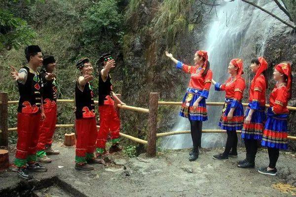 "壮族三月三" 桂风壮韵浓_刘三姐_青年_山歌