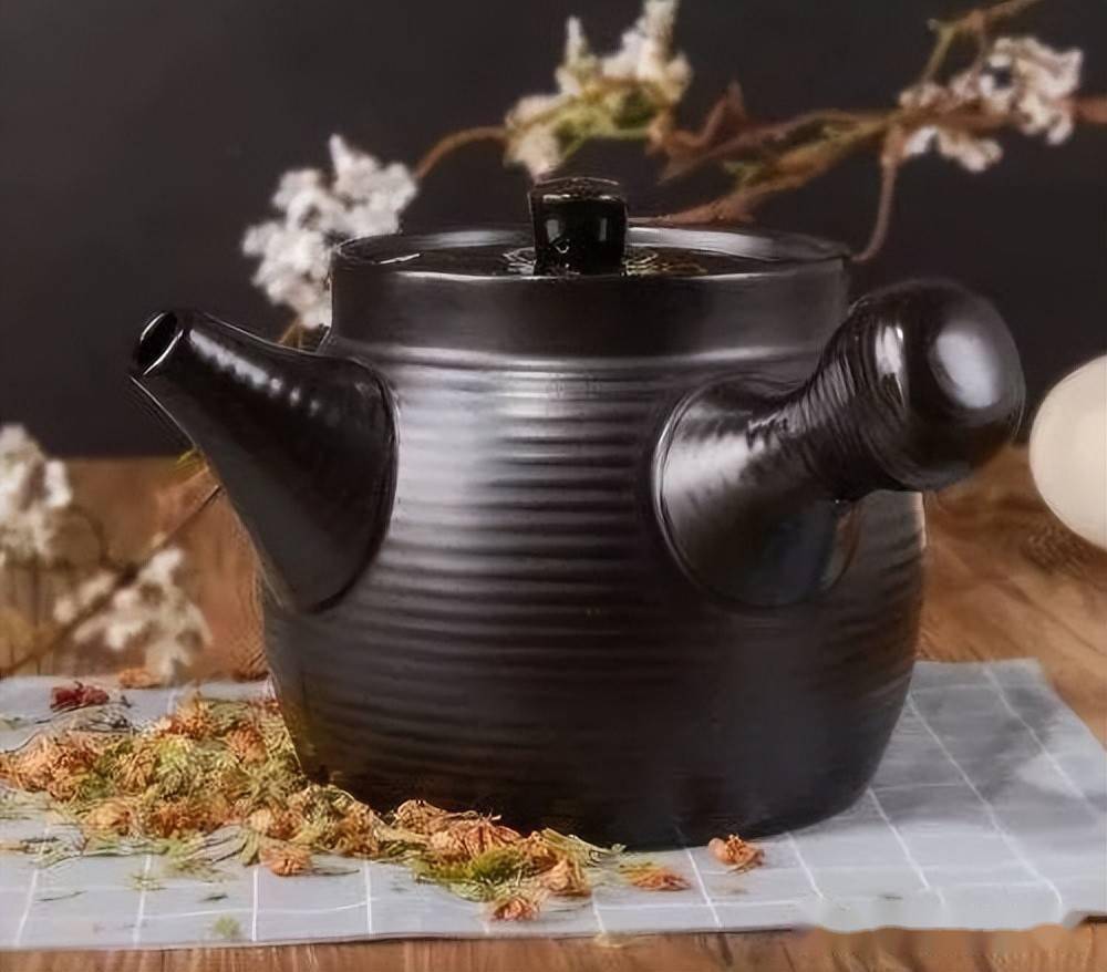 养生有道熬好中药选对锅水煎药草讲究多