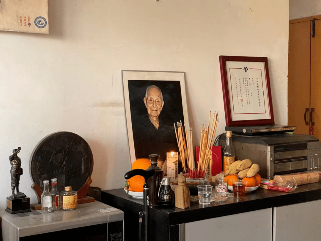 敬先烈 | 6年春祭,让360万抗战英魂有人记,有人祭_老兵_黄洪_杨根奎