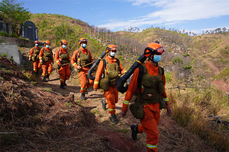 凉山州森林消防支队:守护平安清明,火焰蓝在行动