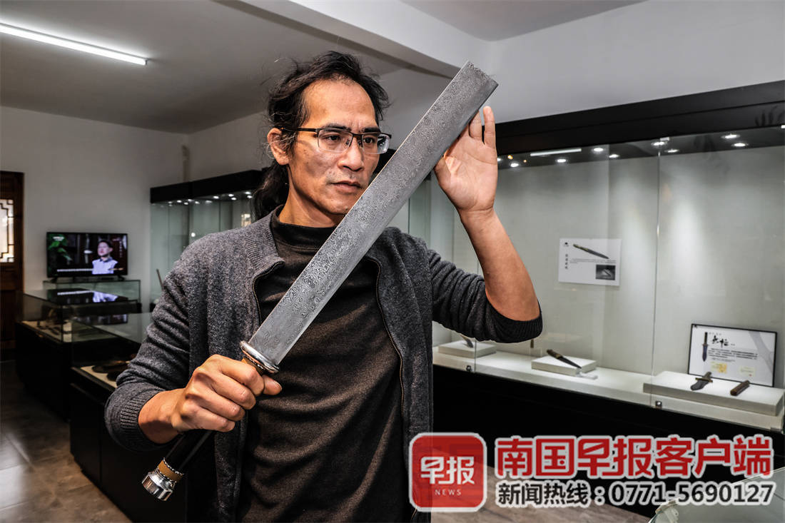 22年千锤百炼他让壮刀古老技艺再现生机