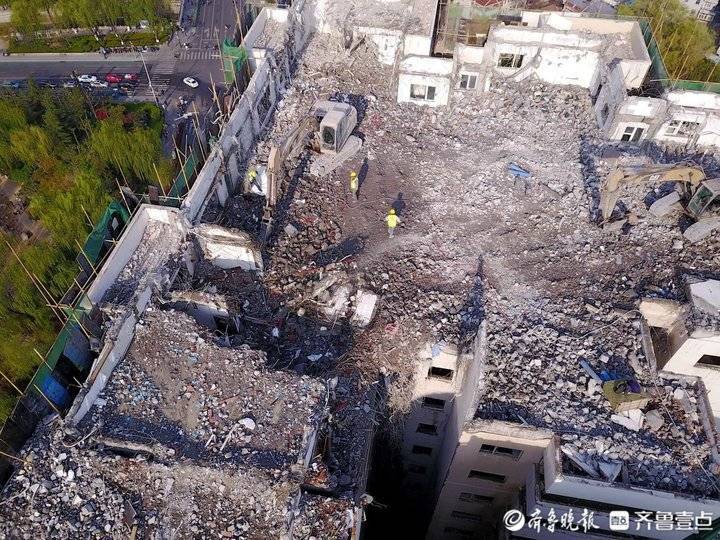 济南大明湖南侧东湖大厦拆除施工最新进展