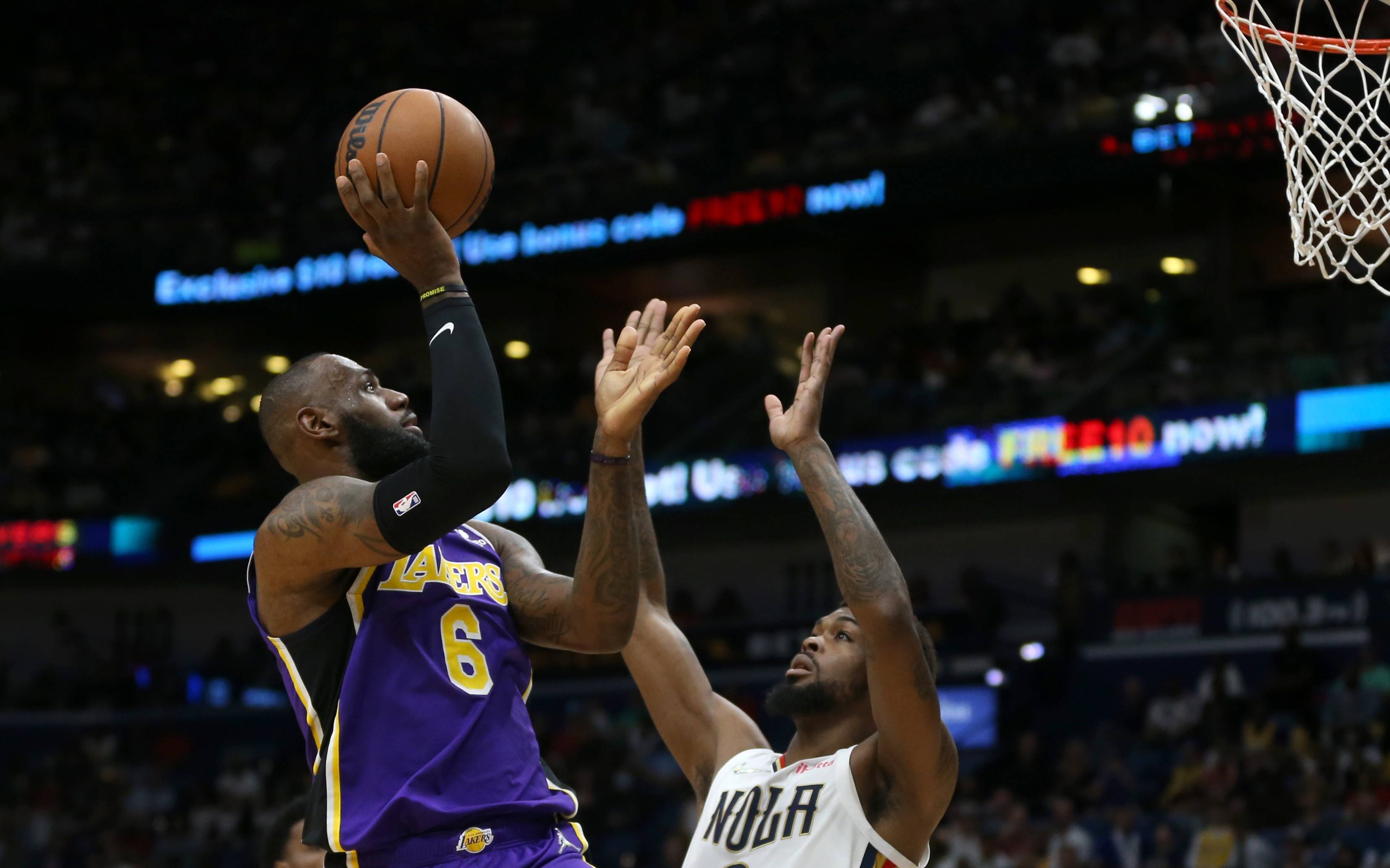 从总冠军到无缘季后赛,"爷青回"的詹姆斯为啥难救湖人?_赛季_1_nba