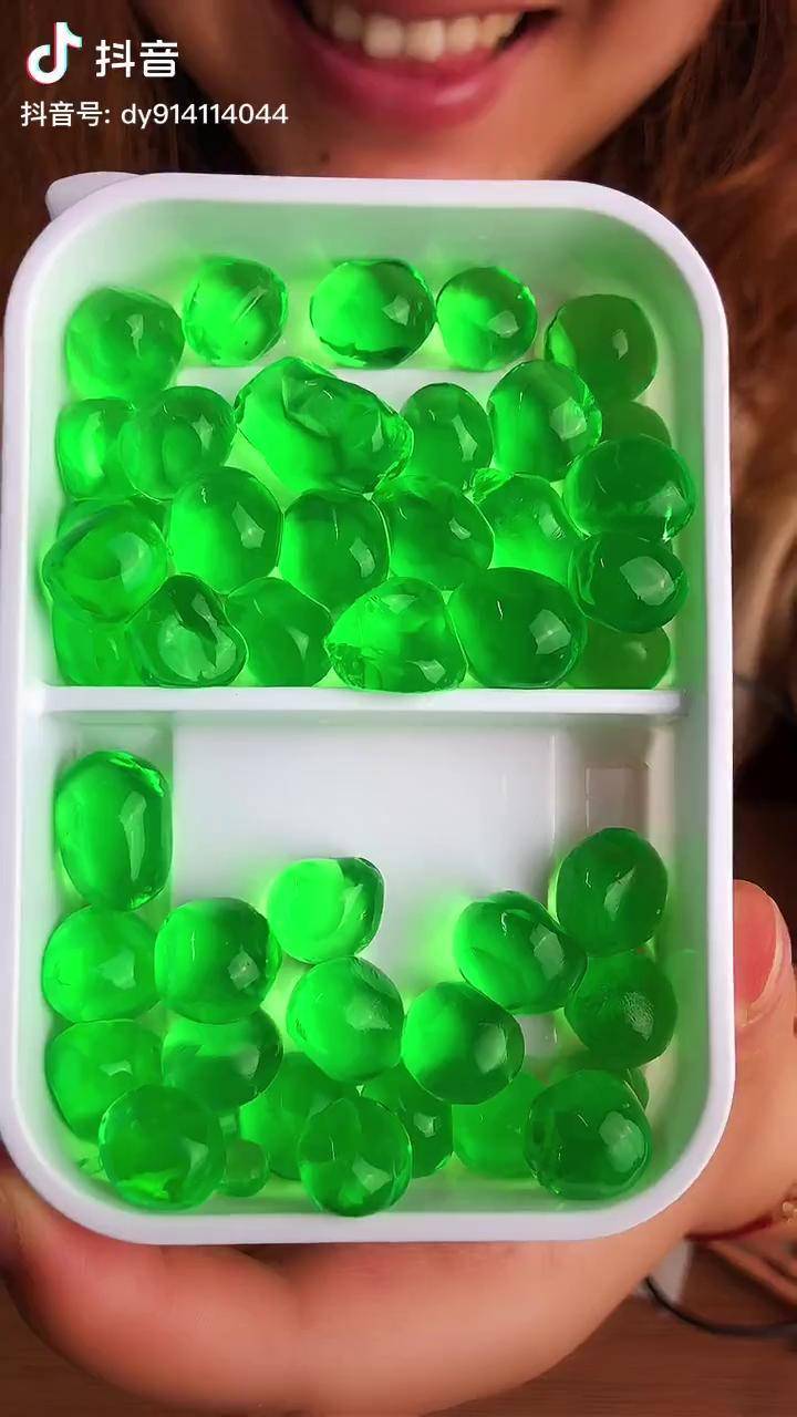 快乐跳跳球零食美食零食零食推荐果冻童年记忆小零食