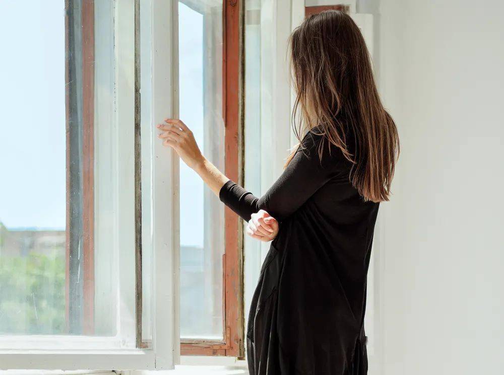 健康每一天隔着玻璃晒太阳还有用吗太阳应该这样晒