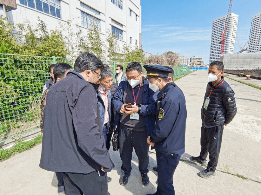 嘉定大隊通過辦理特別通行證,在篩查封控期間做到全員到崗,仍然堅持