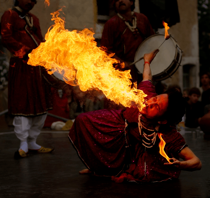 那么,"五花八门"最早出自哪里?"五花","八门"又分别指什么呢?