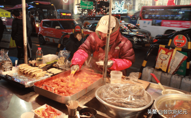 b体育韩国真实的路边小吃摊没滤镜只有脏乱韩剧里的高大上破灭了(图4)