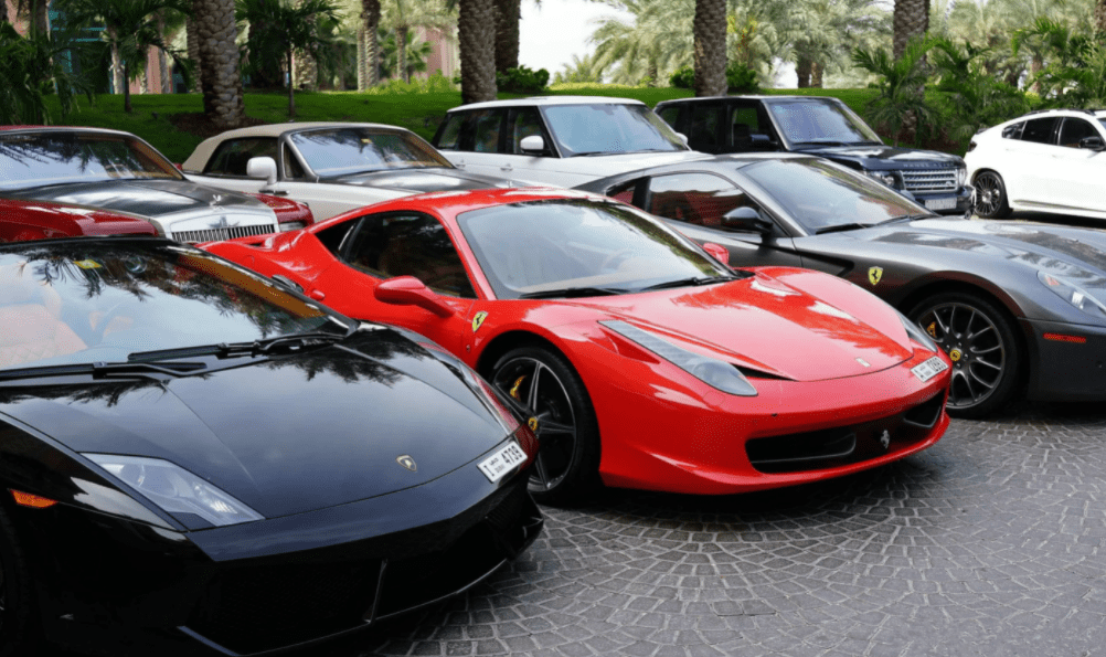 租几辆豪华车做为结婚车队,视频和相片材料都能留存下来,圆她一个公主