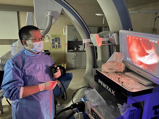 肿瘤细胞"见光死" 贵州省人民医院首次成功为胆管癌症病人开展光动力