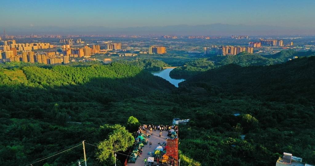 成都春日，赴一场公园城市之约