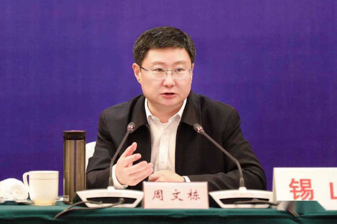 将防控落实到最后一厘米周文栋主持召开疫情防控点调会并实地督查