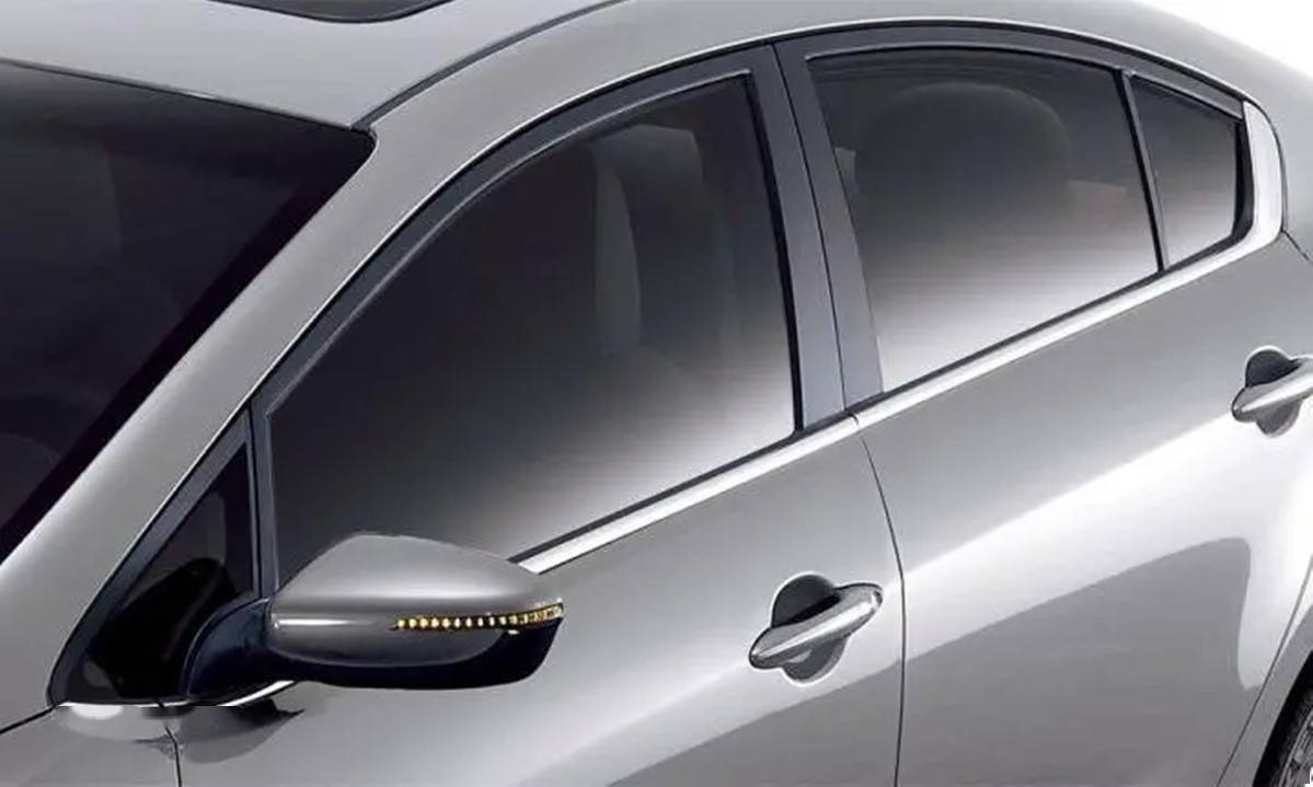 汽车前门玻璃和后门玻璃都有三角窗,前门玻璃三角窗的作用在于让驾驶