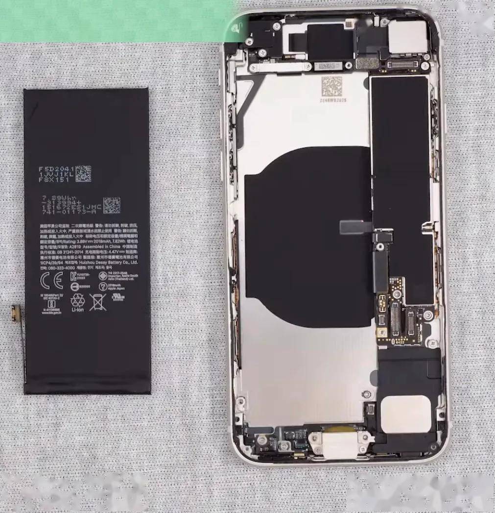 苹果iphonese3大部分零件通用se2_成本_主板_的设计