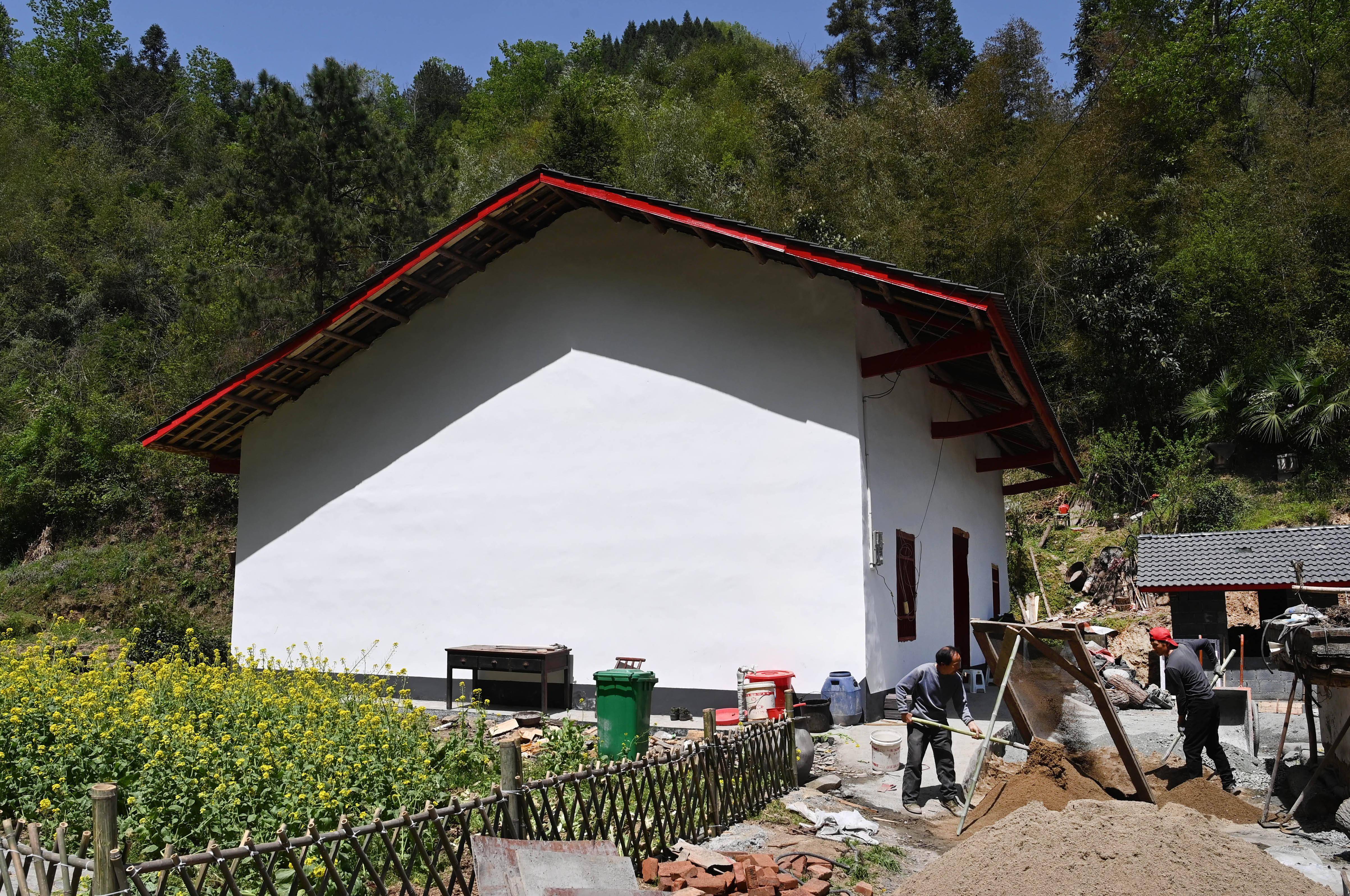 陕西平利:推进旧房屋改造 打造新乡村图景