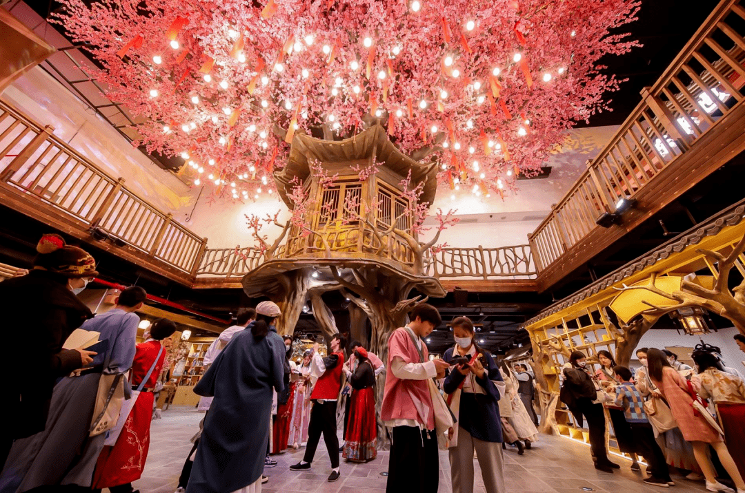 国风大型沉浸式主题空间戏精桃花源与ume影城北京双井店梦幻联动