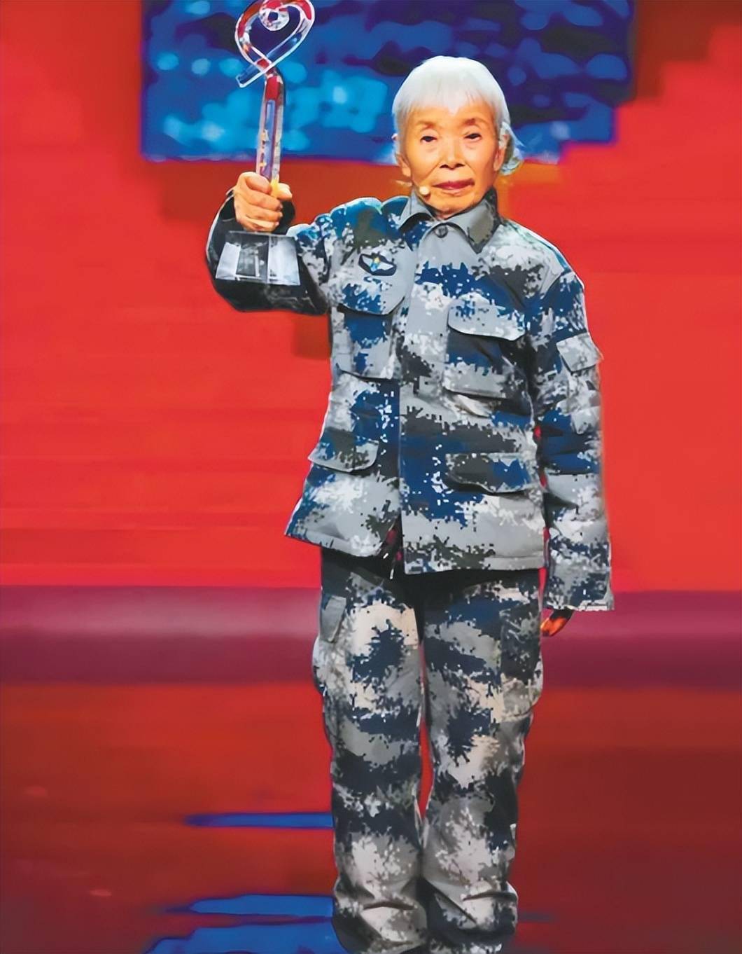 2018年武汉夫妻捐款千万,工作人员紧急报警,才知两人身份不简单_马旭