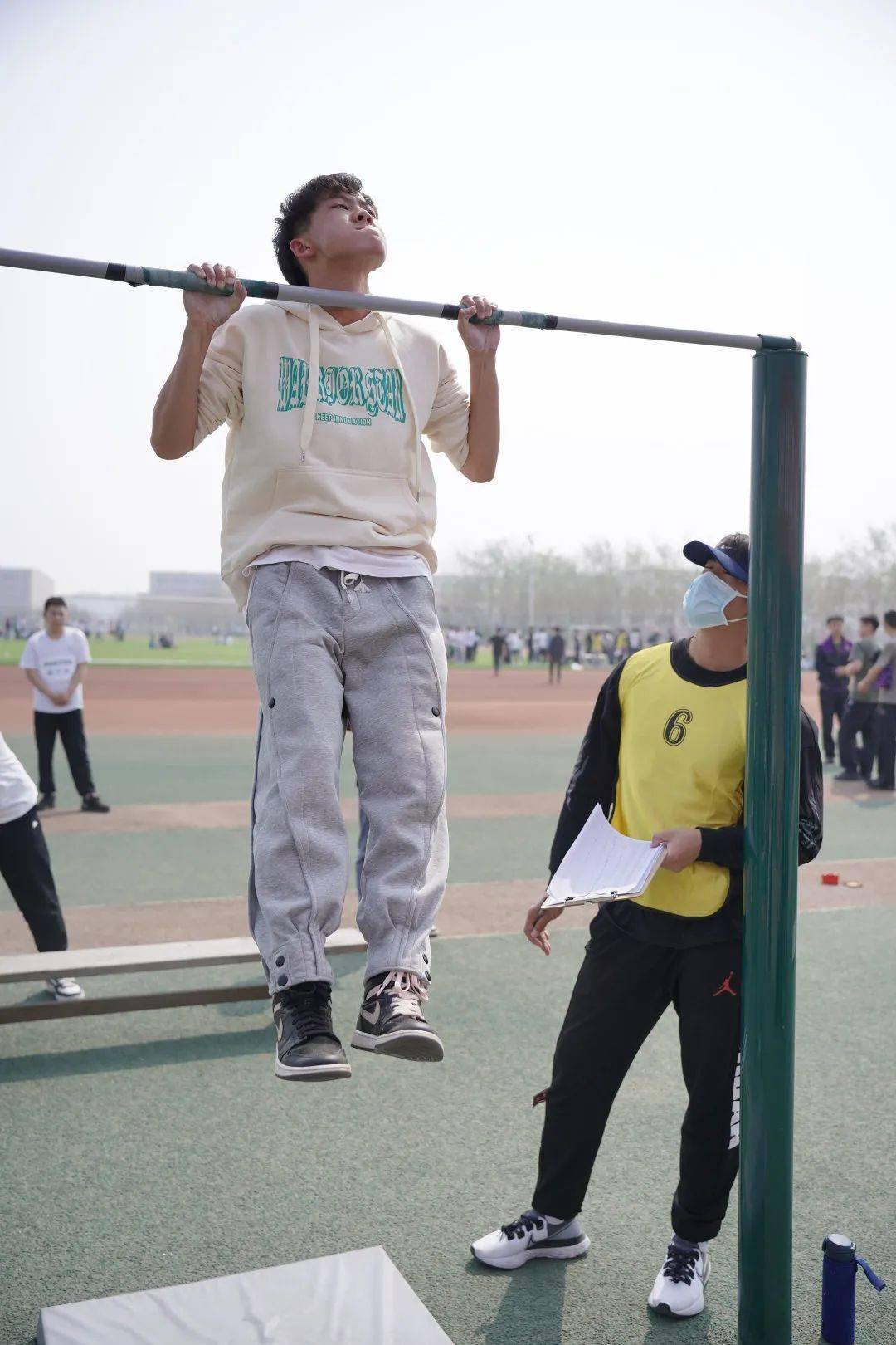 直击运动中航大之引体向上挑战赛比赛现场