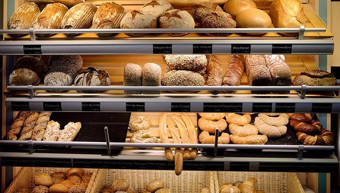 桃李面包持续增收不增利，实控人家族已套现逾40亿，“面包第一股”怎么了？