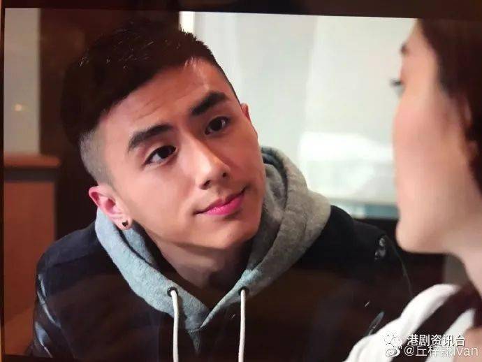 28岁tvb童星上位做小生_丘梓谦_葱头_演出