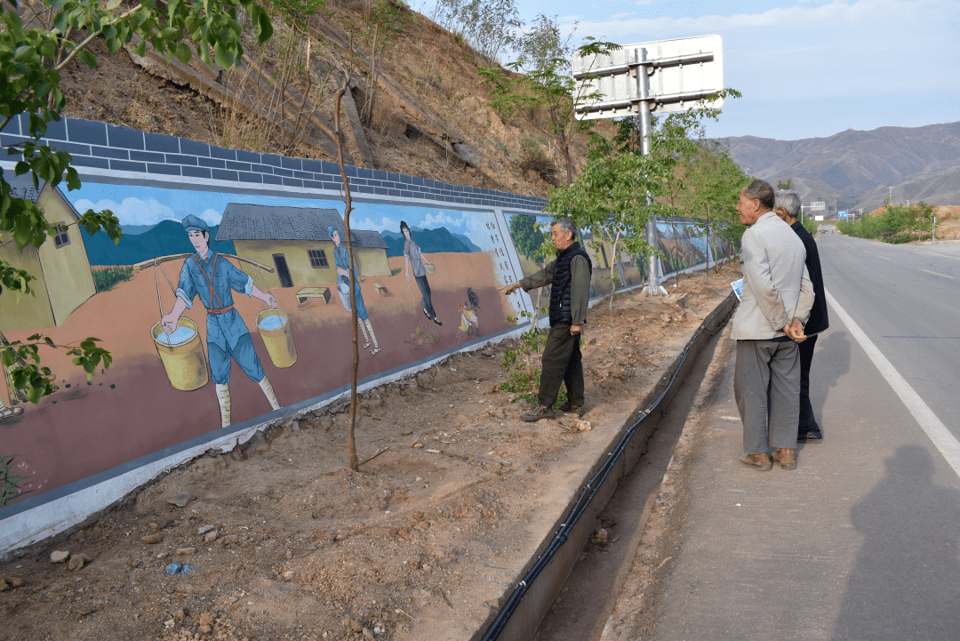(通讯员 李正燕)"把红军长征过江边的故事线索以写意画的形式展示出来