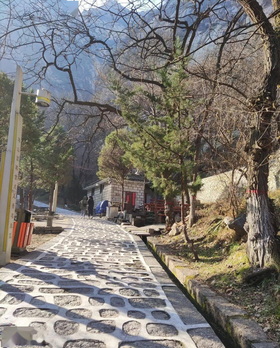 玉泉院出发途径华山门一路攀爬经过千尺幢百尺峡老君犁沟擦耳崖