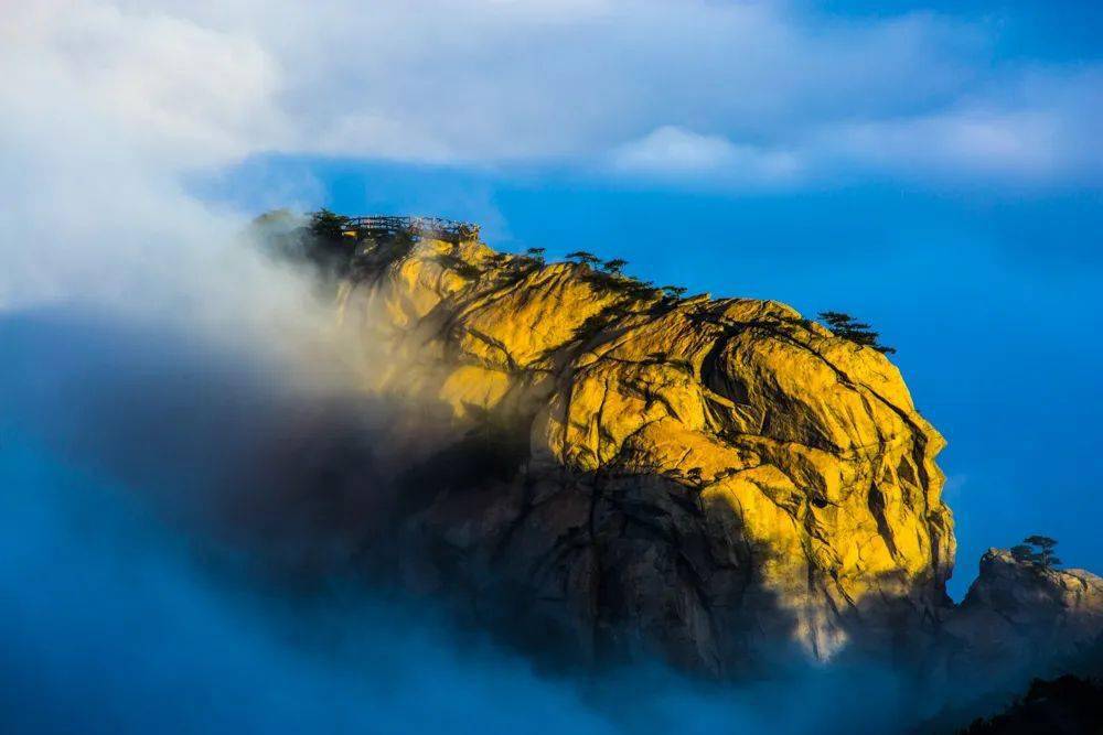 大别山哲人峰图片