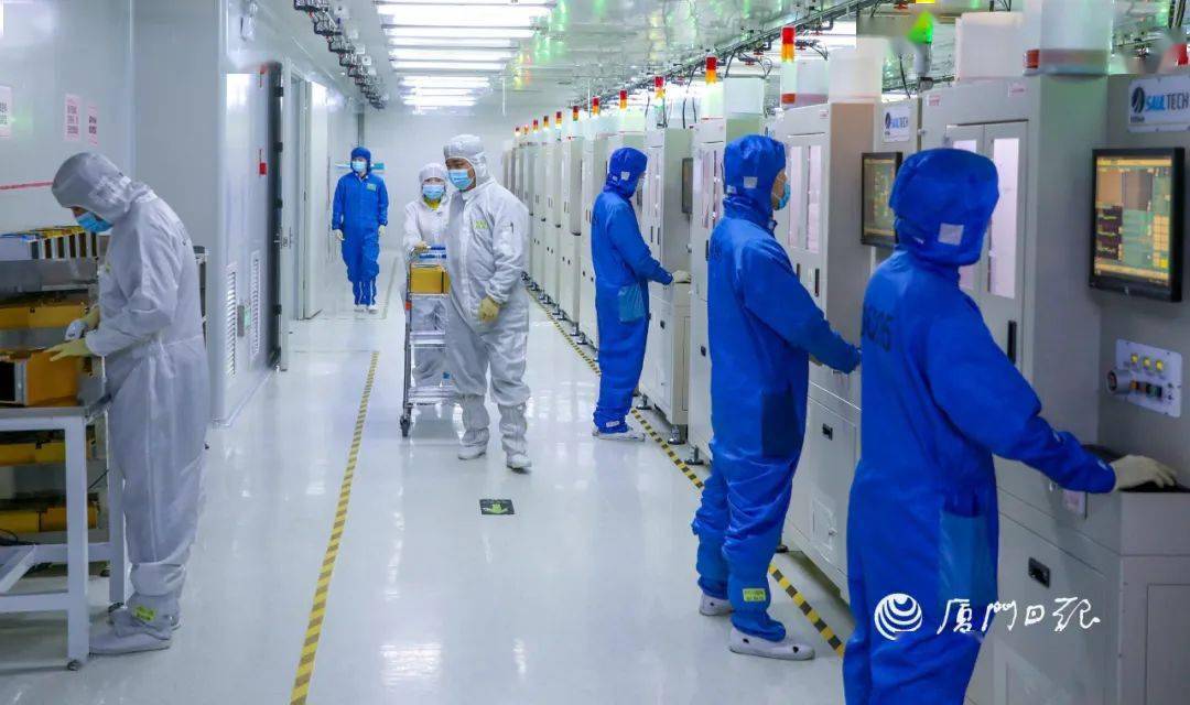 乾照光电生产车间 厦门日报记者张奇辉拍摄窥得大势且布局求变者,必将
