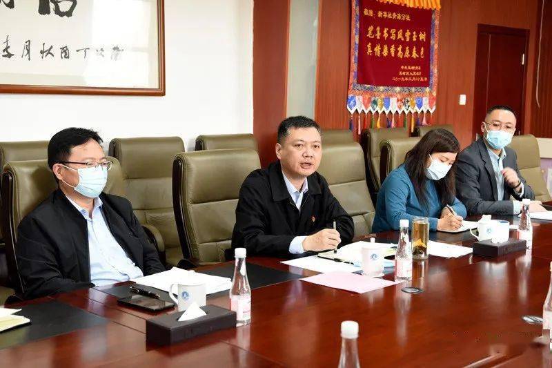 叶忠措对人民日报社青海分社,新华社青海分社长期以来关心支持海北