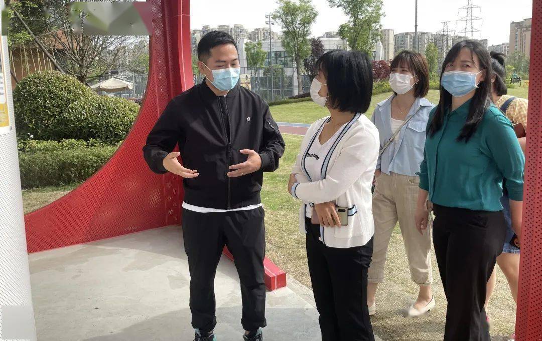 4月12日,共青团新津区委书记魏文秀一行4人来金牛区就青年服务阵地,大