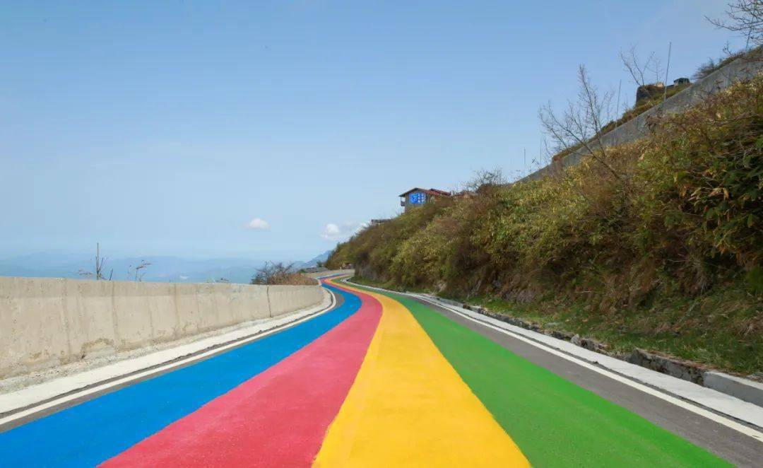旅游公路彩色路图片