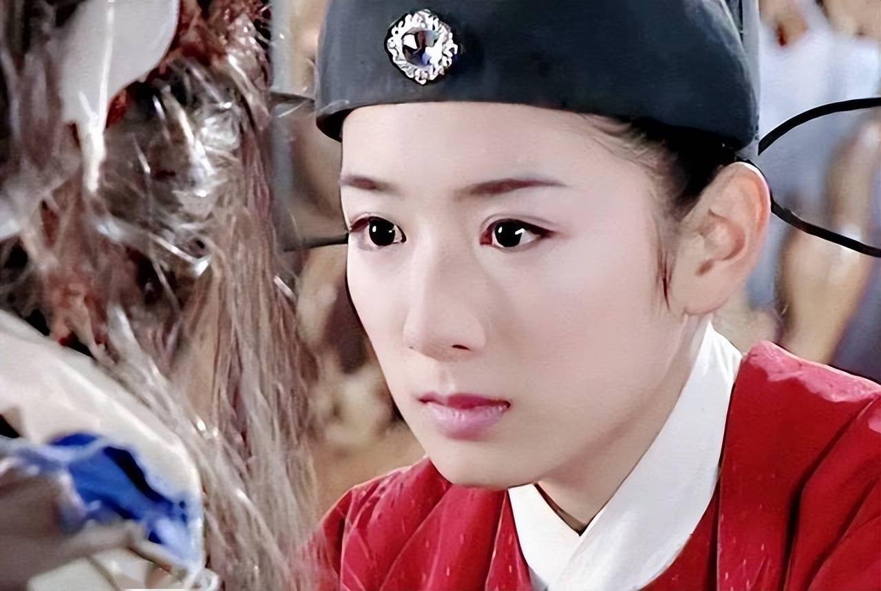 上海美女黄奕20年前旧照曝光!女扮男装惊艳岁月,网友:貌若天仙