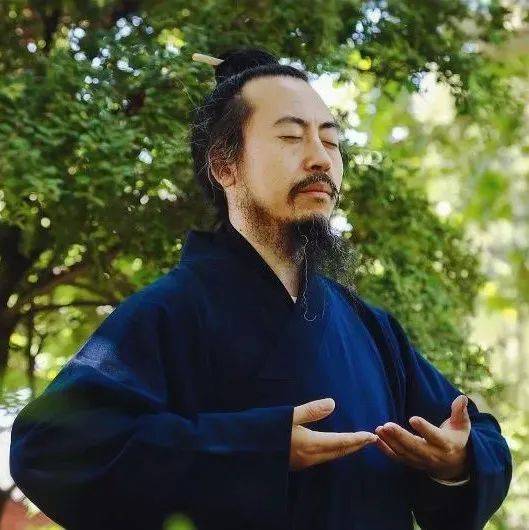 “闭目养神”中蕴含着大秘密!_养生_肝脏_老年人