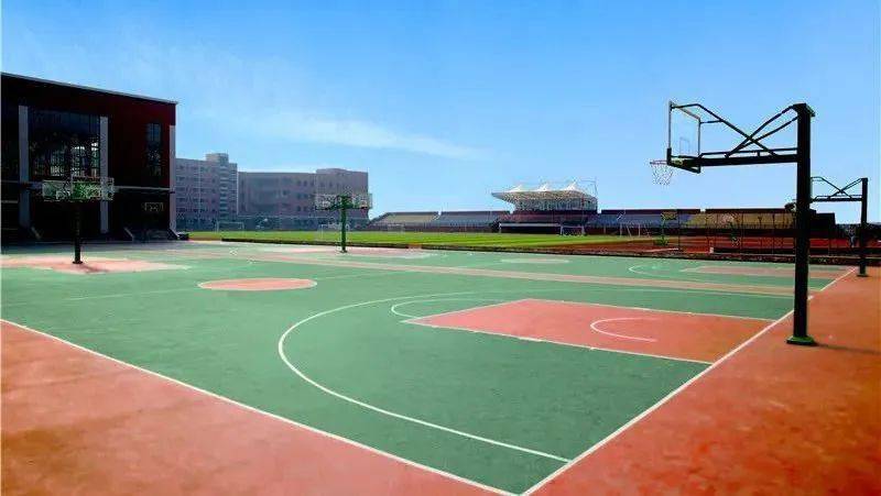 西安铁一中滨河学校文化育人润物无声