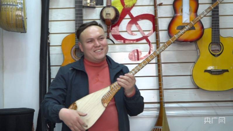 传统乐器"奏响"幸福生活_伊卜_都塔尔_塔布尔