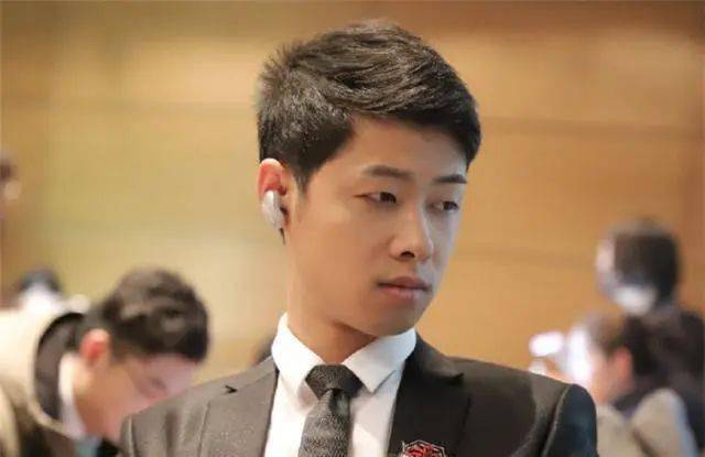 条私信,签下视野141的顶级辅助,直白感谢粉丝当初支持_mark_zhuo_比赛