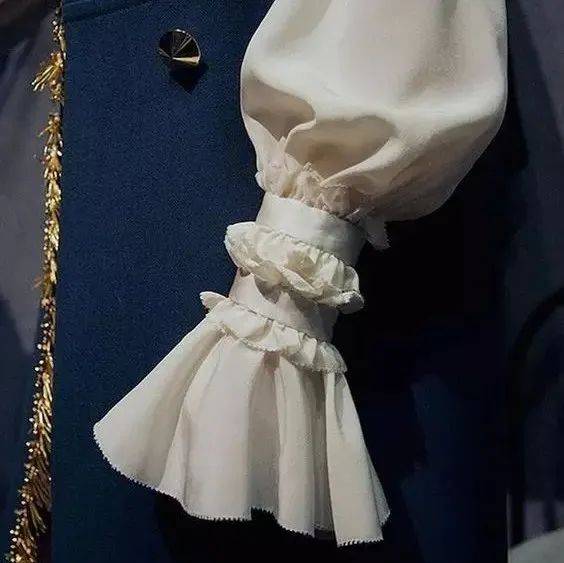 设计师不容错过的细节!!!袖口设计!小袖口怎样做出设计感_Haute_裁剪_Vika