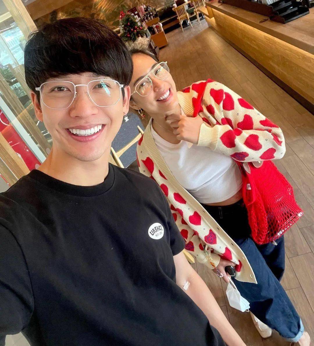 不管后面的路是平坦还是坎坷,jooy身边都会有push在支持,真心相爱的人