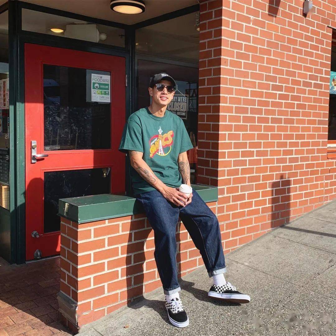 纹身男孩都穿什么风格?_朴宰范_硬汉_王信凯