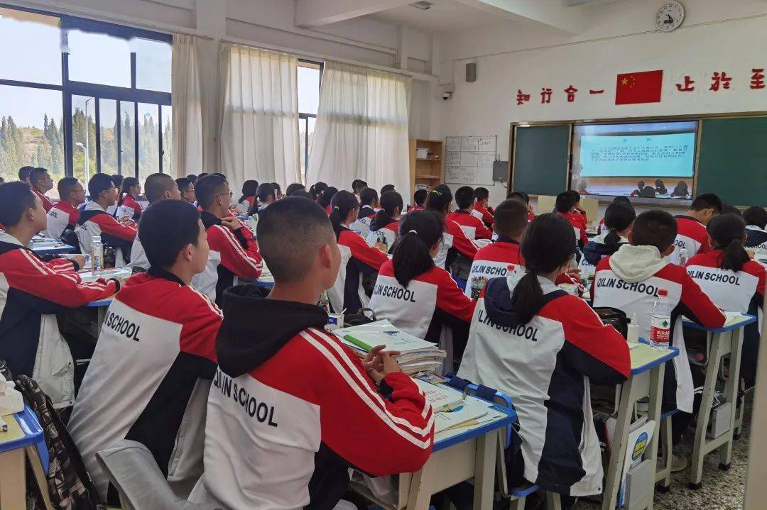 我为群众办实事麒麟学校法治护航青春号启航