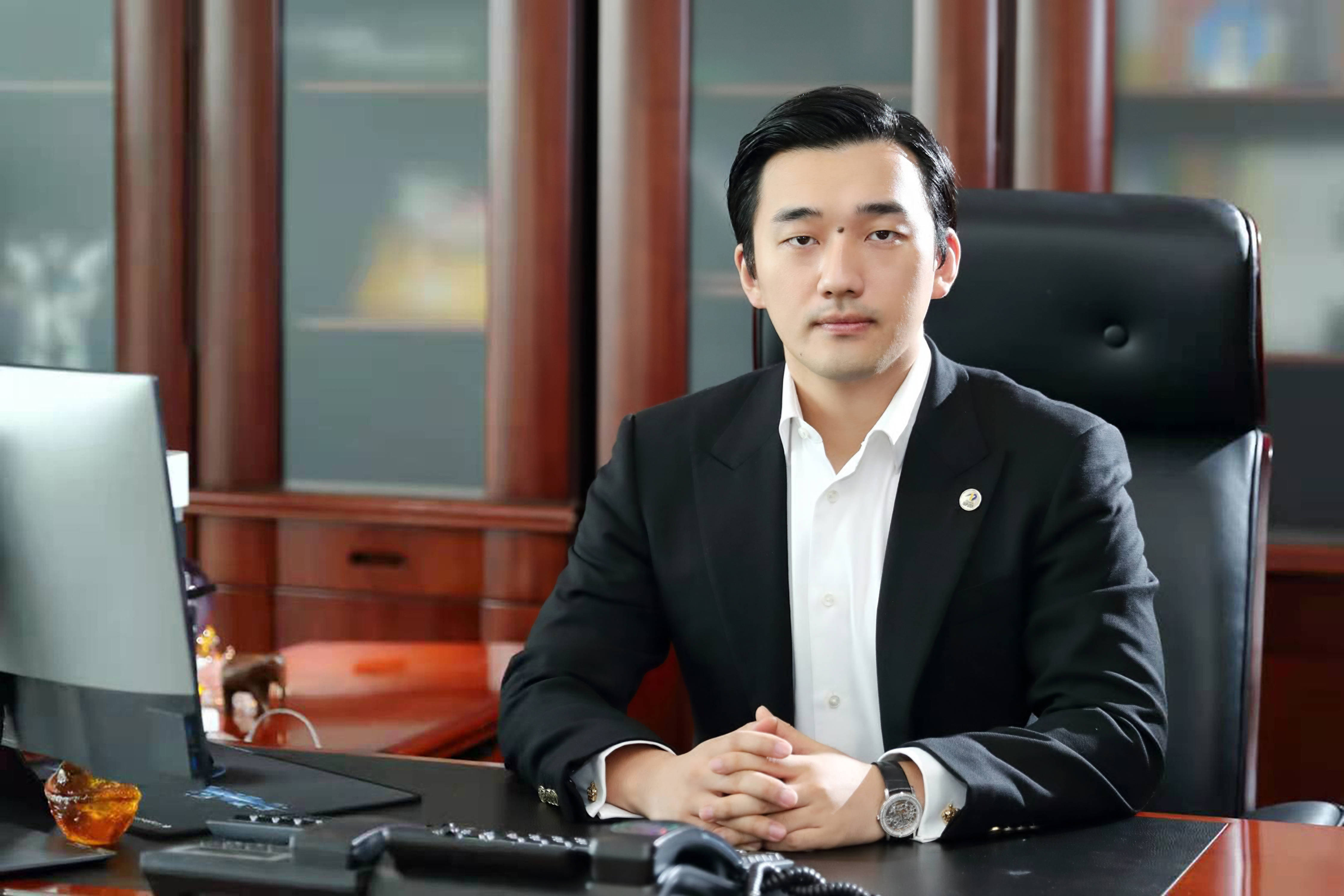 江苏最美青年董力源85后创二代黄海边建起绿色钢厂