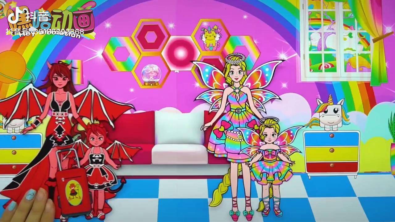 纸娃娃动画魔女在小女孩家借住相处一段时间后由厌恶到喜欢定格动画