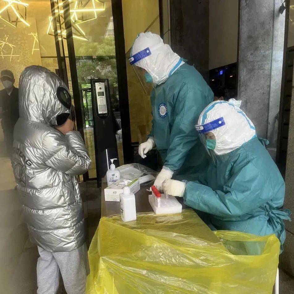 守“沪”日记 | 巴凯丽:我很好,勿念!你们也要保重自己!_核酸_桌子_科室