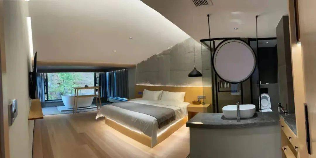 发现宝藏酒店建在老君山悬崖峭壁上的绝美民宿