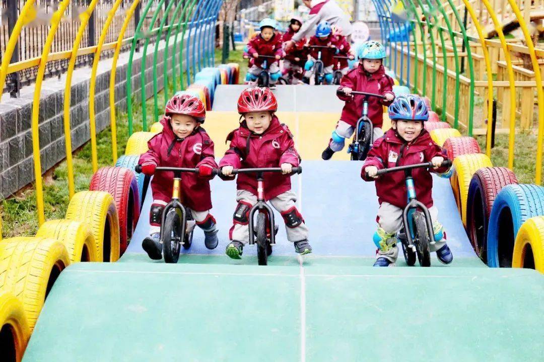 花式秀课宝睿幼儿园青岛园特色课程课程一动感平衡车