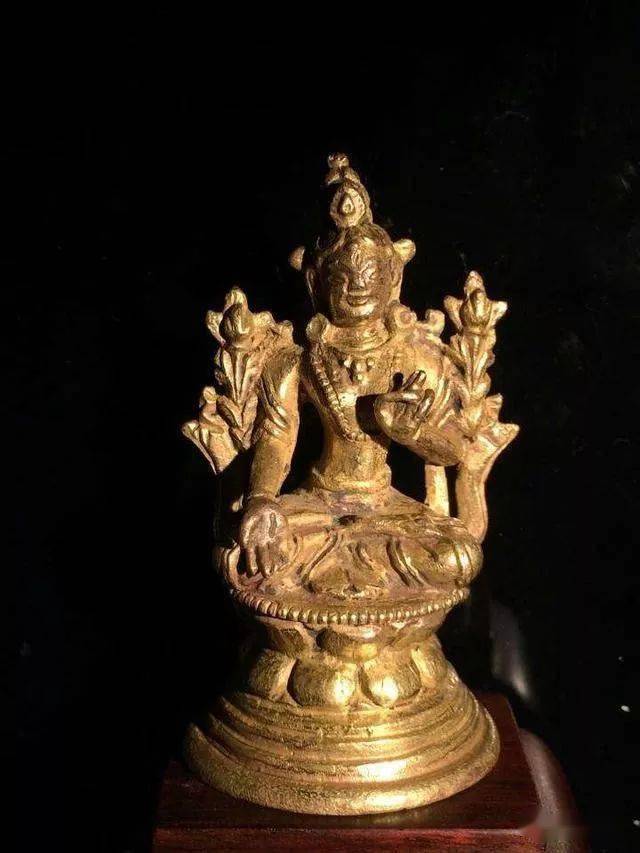 欣赏清代藏传”铜鎏金“佛像，与你以往见到的佛像大有不同_财神_尊胜_无量